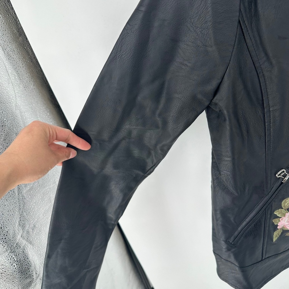 Allure by Julia K Womens XL‎ Black Faux Leather Moto Jacket Leopard Rose Floral - Picture 11 of 15